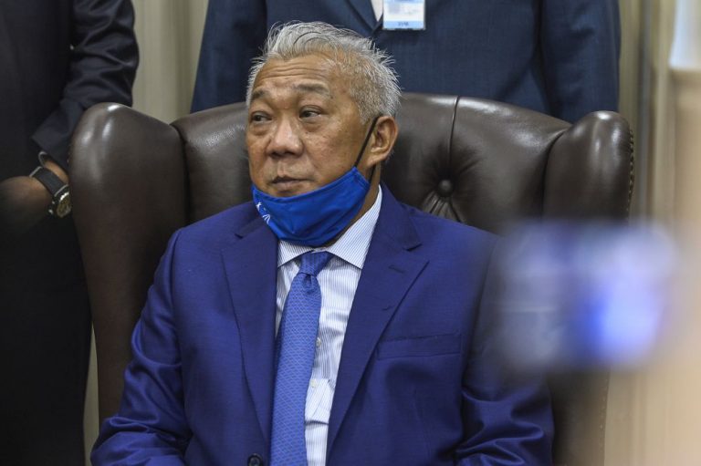 Bung Moktar tells community leaders to check on Kinabatangan folks needing food baskets