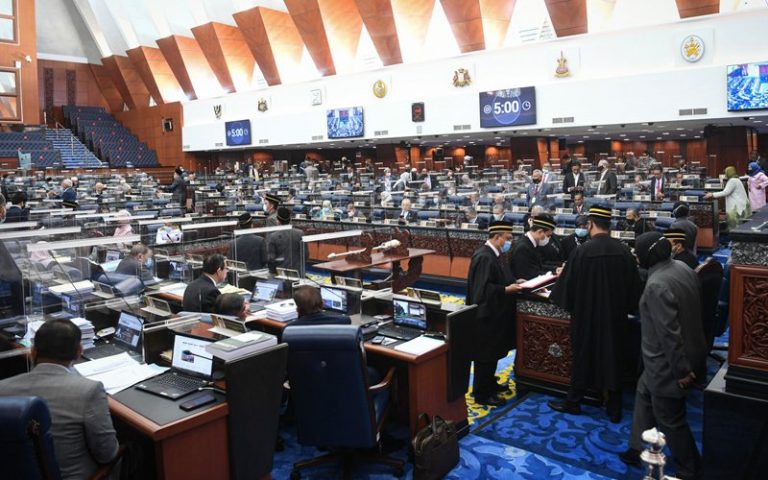 Peruntukan kementerian Zuraida lulus dengan undian belah bahagi