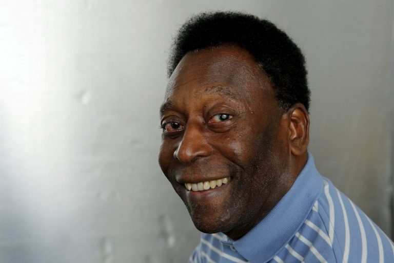 Football legend Pele congratulates Messi for equalling goal record