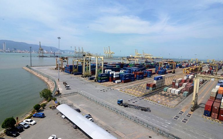 Iran tugboat came because of sick crew, says port official