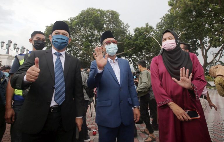 Perak PAS, Bersatu, Gerakan and independent reps back Umno’s Saarani as MB