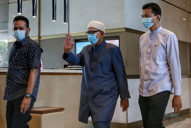 PAS chief granted royal audience with Perak Sultan tomorrow morning