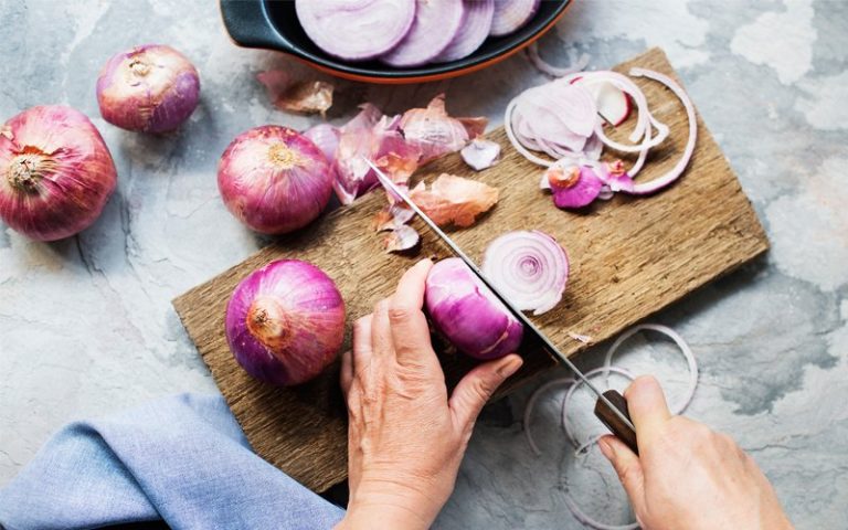 Tak perlu lagi menangis bila potong bawang