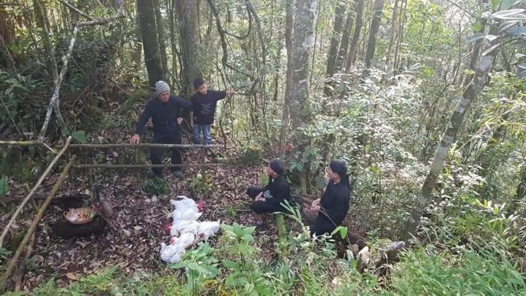 ‘Monolob’ ritual at Mount Kinabalu