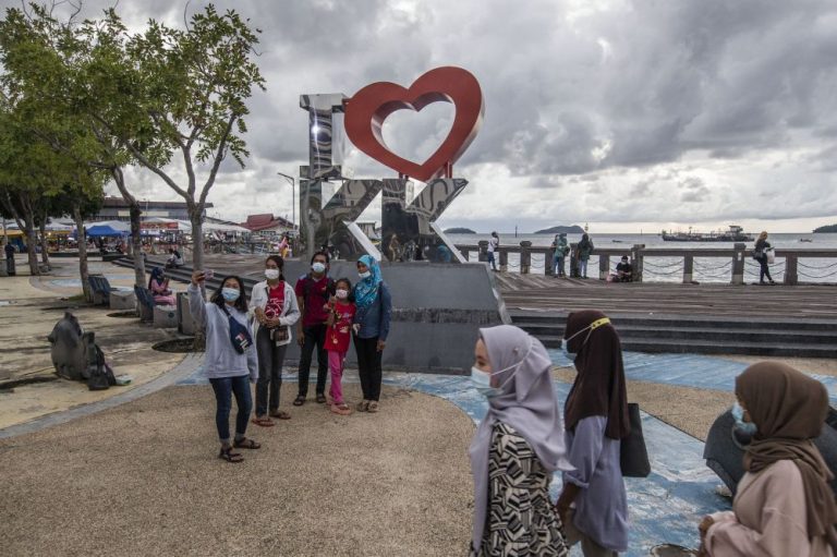 Despite pandemic, Sabah to reopen border with ‘practically green’ Brunei this festive season to boost economy