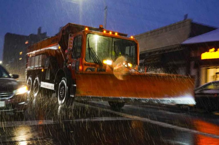 Major snowstorm rolls into NY, NJ, Virginia