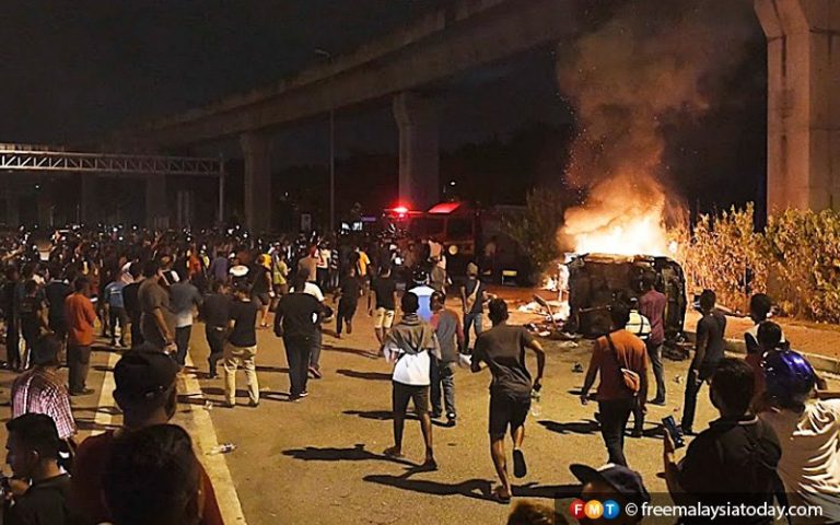 Najib : Putrajaya perlu tubuh RCI siasat kes Adib, juga siapa ‘hasut’ 10,000 orang berkumpul berhampiran kuil