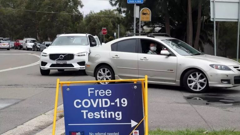 Dancing, singing out in Sydney as virus cluster grows