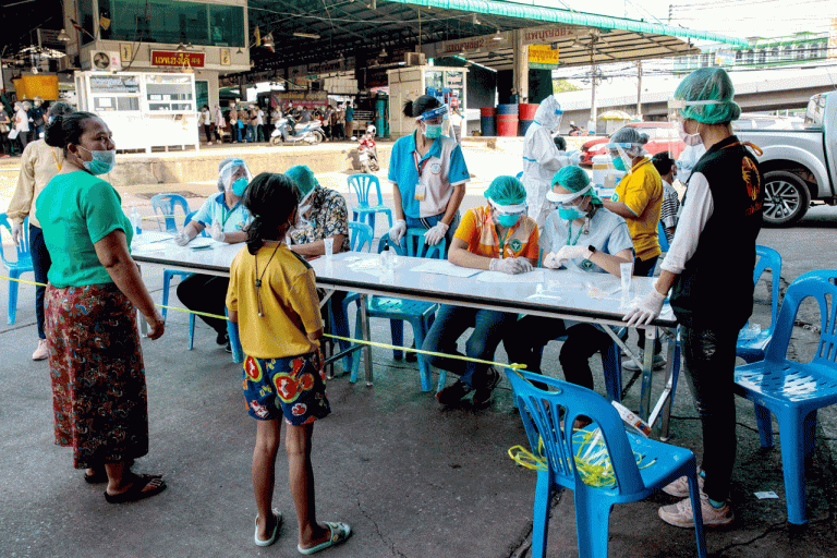 Mass testing after Thai seafood market outbreak