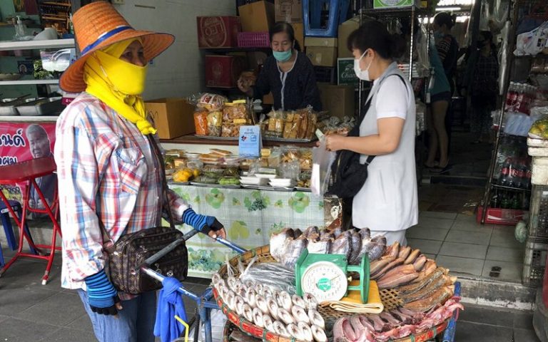 Lebih 1,300 kes baharu COVID-19 di Thailand berkait pasar makanan laut