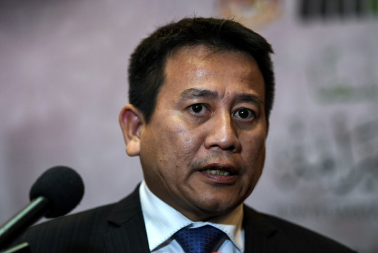 Ex-Jasa man Tun Faisal lashes out at former boss Puad Zarkashi over Umno, DAP possible alliance