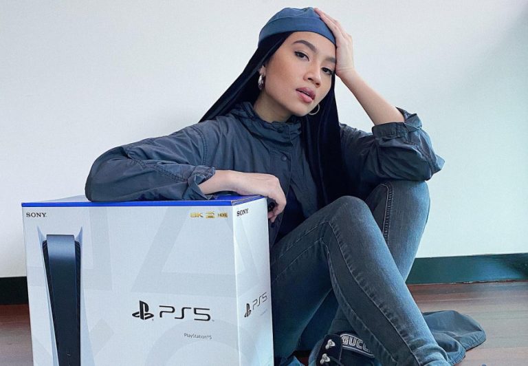 Yuna Is The First To Get The Official Malaysian Set of PlayStation 5