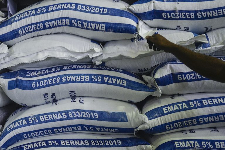 PM launches 5My aid for KL, Labuan, Putrajaya urban poor, giving out over 5,000 rice sacks a week