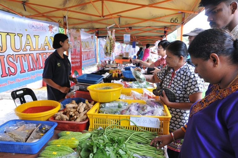 Selangor exco says 22 farmers’ markets in state to reopen in phases