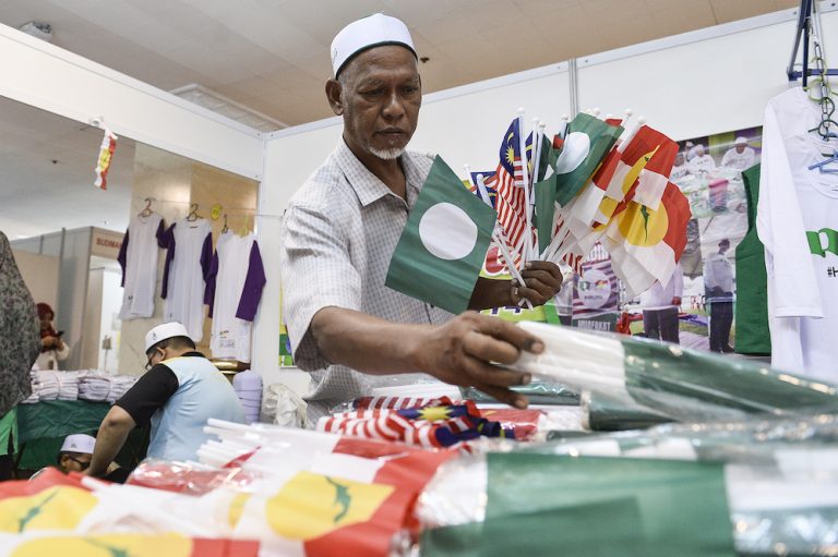 PAS-MIC feud could put BN, Muafakat in a bind, say analysts