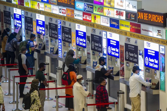 How trains, bus companies are dealing with the interstate travel ban this CNY