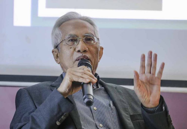 Johor Youth Council accuses Kadir Jasin of insulting royal institution on Facebook, demands police action