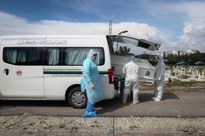 Covid-19 claims 25 lives overnight in Malaysia, new daily cases dip to 2,712