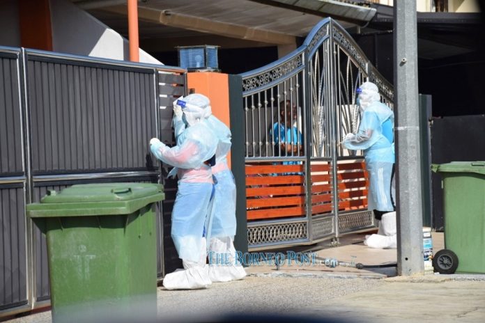 Covid-19: Active Case Detection gets underway at Taman Univista in Samarahan (VIDEO)