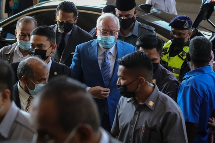 Najib’s 1MDB trial disrupted by Covid-19 fears again, as key witness met friend who tested positive