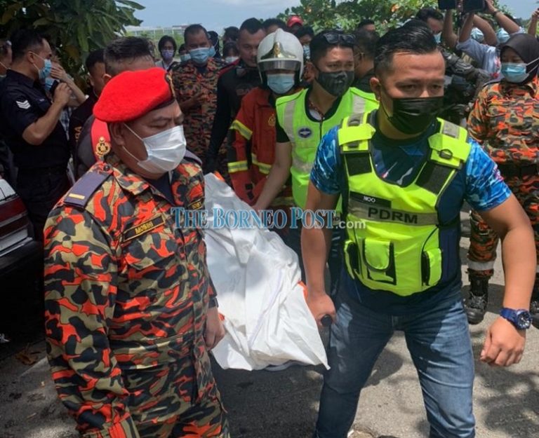 Woman’s body removed from car that plunged into Sungai Sarawak