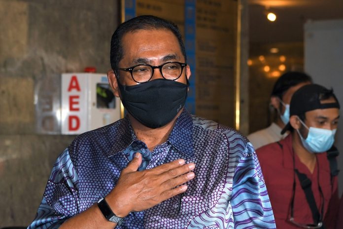 Umno VP moots new ‘czar’ to lead Covid-19 fight, says pandemic now beyond Health D-G’s ambit