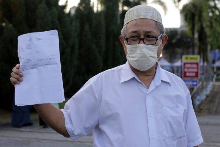 It’s back to school for senior citizen sitting for SPM in N. Sembilan
