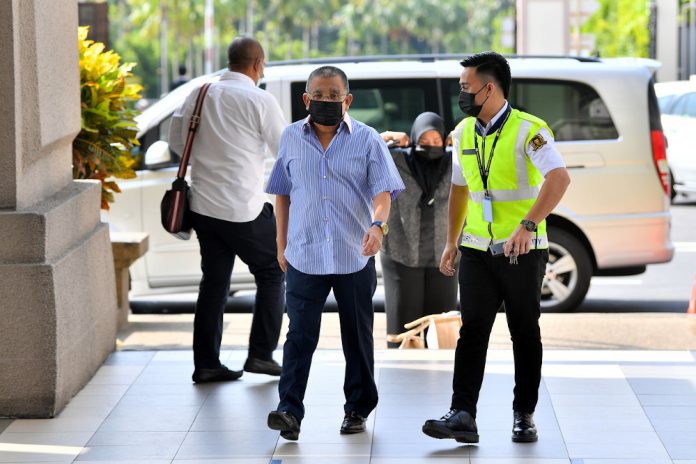 Former Felda chief Isa Samad settles bail payment, files appeal notice