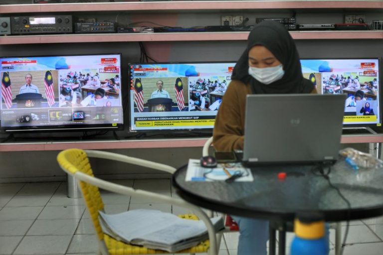 ‘Can everyone see my screen?’ Survey finds 61pc of Malaysians struggling with tech shift forced by Covid-19