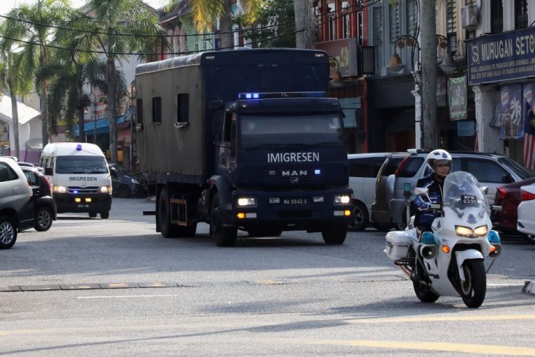 Despite court order, Malaysia’s Immigration says deported 1,086 Myanmar citizens today