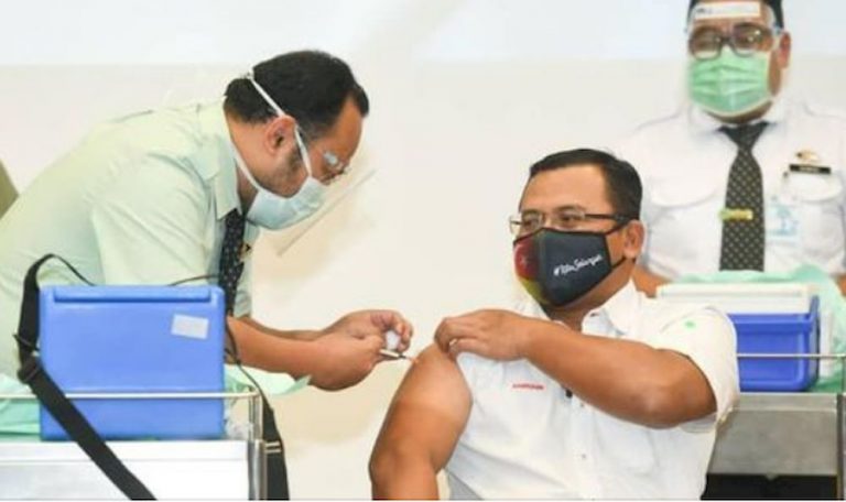 Selangor MB, excos got Covid-19 jabs today, state lawmakers next