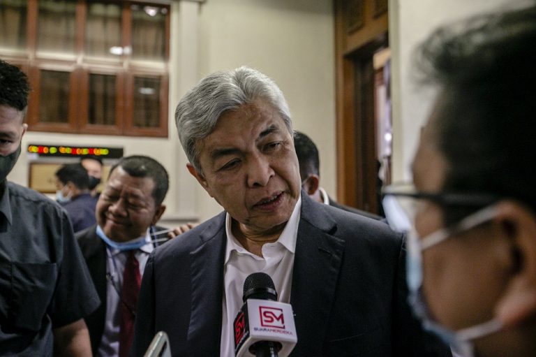 Umno’s Zahid highlights ‘double standards’ after Perikatan minister held gathering with 500 voters