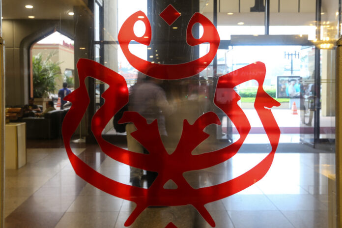 Report: Umno supreme council member got RM20,000 monthly for leaking inside talks
