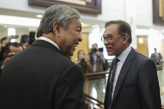 Report: Zahid denies Umno and PKR forming electoral pact