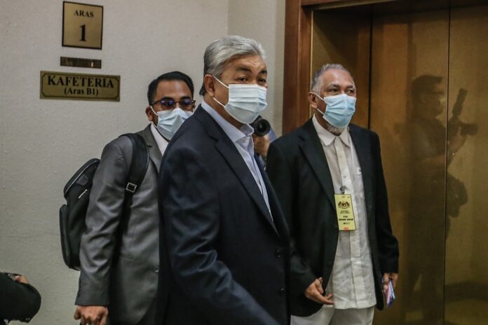 Zahid’s lawyers succeed in expunging post-GE14 ‘project promise’ from MACC investigator’s testimony on RM5m Berani & Jujur cheques