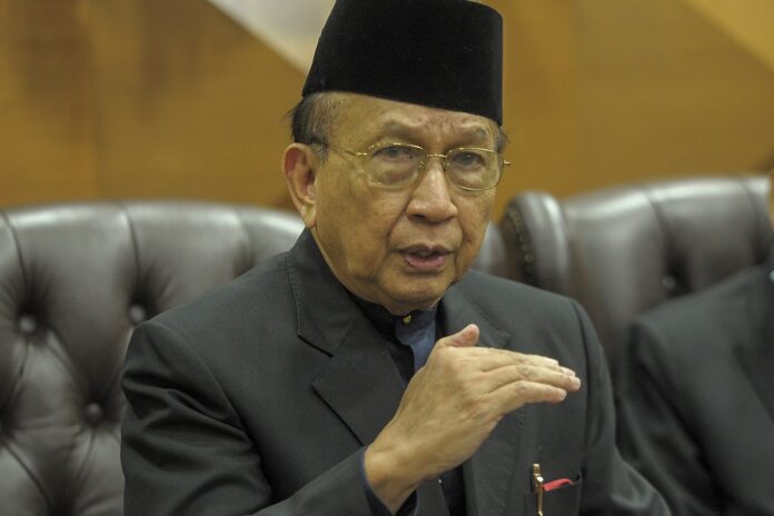 Rais Yatim: Perikatan must serve at least one term to complete efforts to curb Covid-19