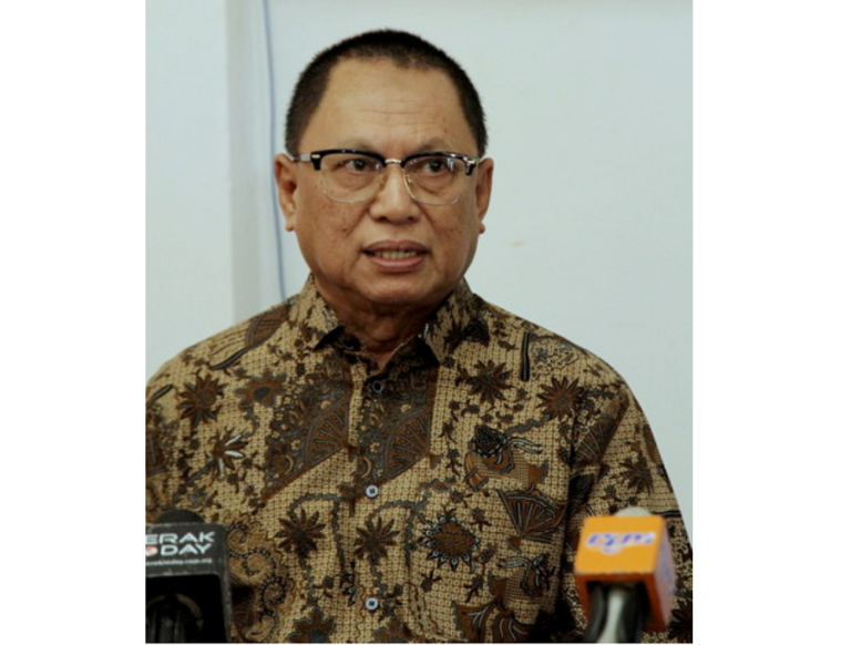 Umno’s Puad Zarkashi says deleted Facebook post as ordered but will ask court to cancel injunction in Muhyiddin’s defamation suit