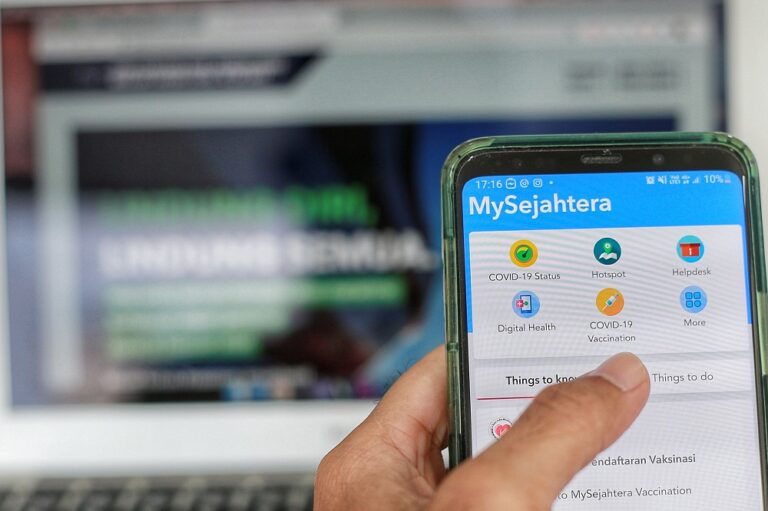 Khairy: 1.3 million people submitted incomplete Covid-19 vaccine registrations through MySejahtera