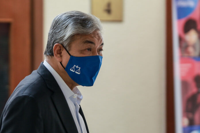 Zahid’s trial: MACC investigator disagrees that corruption charges cannot stand over RM2m cheques