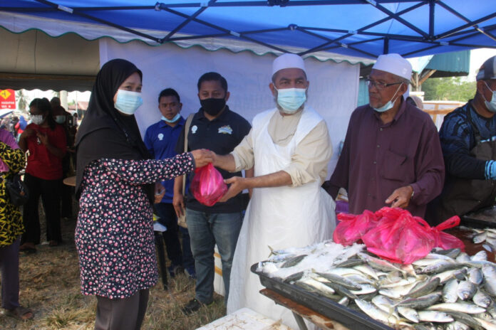 Fisheries Development Authority allocates RM2.4m on 10 mobile shops plying 50 parliamentary constituencies