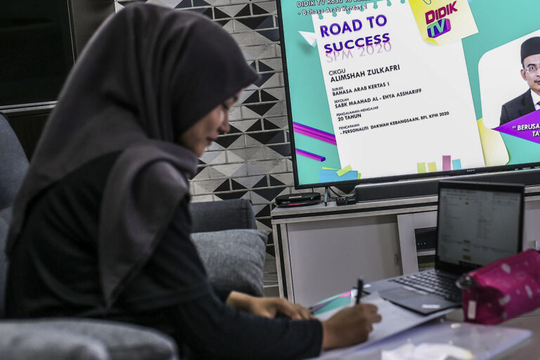 Education TV to continue, targeting certain students, says senior education minister