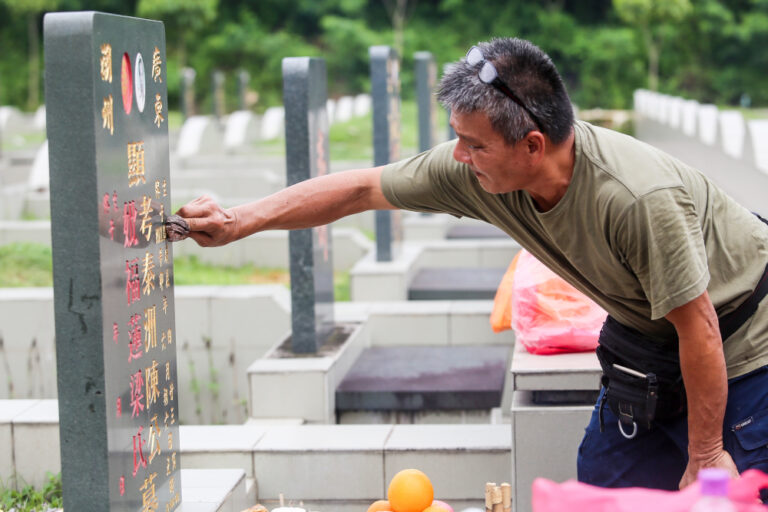 Planning to sweep tombs this Qing Ming? At some cemeteries, new rules in place to keep Covid-19 at bay