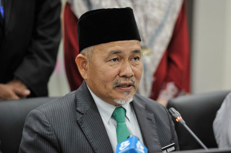 Black water in Tanjung Tuan not due to oil spill, says Tuan Ibrahim
