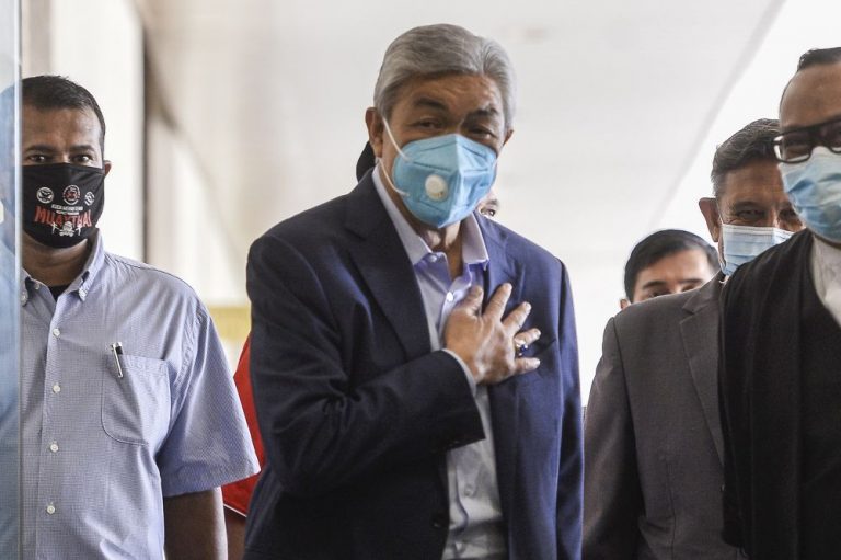 Zahid tells Umno, BN to go ‘all out’ on social media for GE15