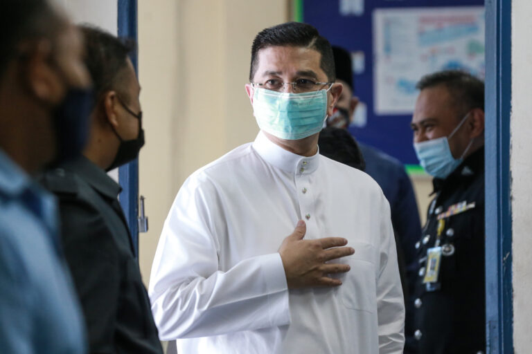 Azmin hopes some in Umno will review decision to snub Bersatu