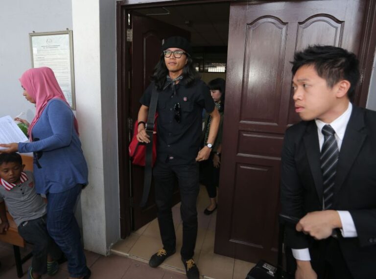 Police say investigating Fahmi Reza’s caricature of health minister for alleged defamation against MOH