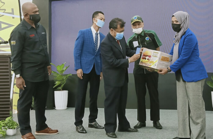 Consumers can now track information on halal food supply chain through blockchain network