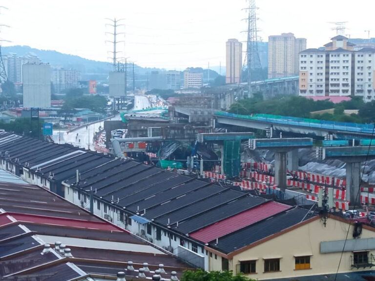Five in van feared trapped after scaffolding collapses at flyover along MRR2