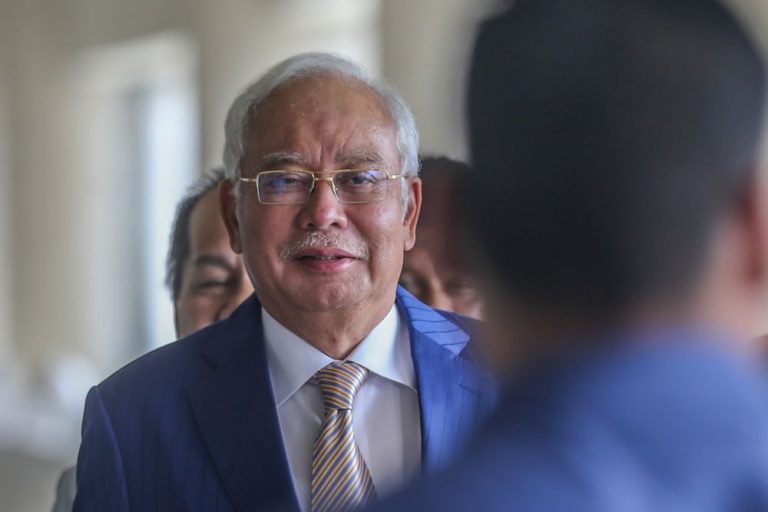 Najib taunts deputy minister over NZ holiday while sharing travel info on MCO