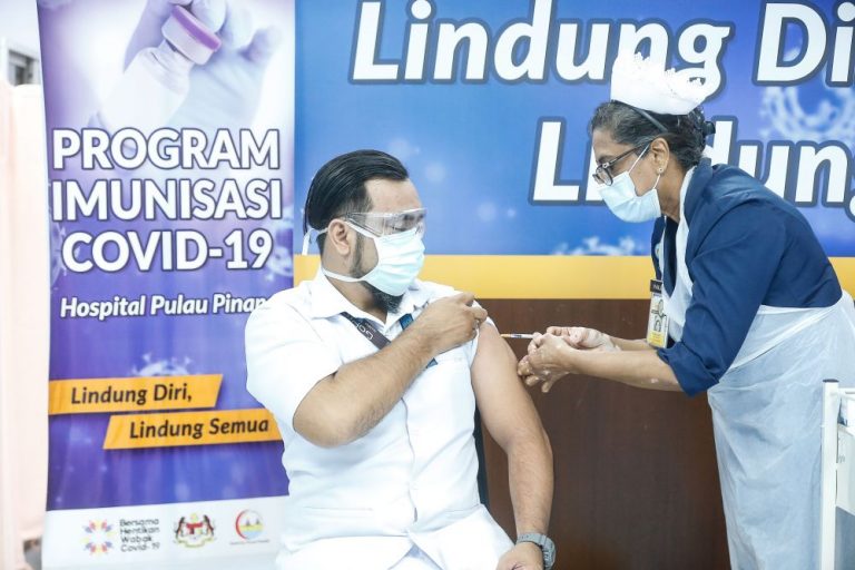 Doctors’ group calls for GPs, private clinics to receive early Covid-19 vaccination like govt counterparts